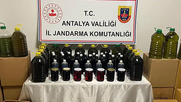 Antalya'da yüzlerce litre sahte zeytinyağı ve nar ekşisi ele geçirildi