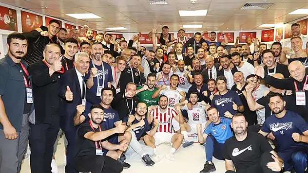 Antalyaspor, 10 yıl sonra iç sahada Beşiktaş galibiyeti yaşadı
