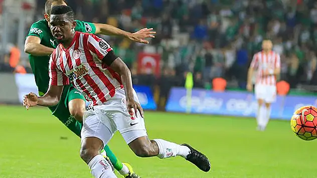Antalyaspor 3 puanı 3 golle aldı