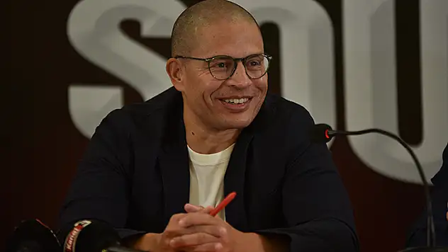 Antalyaspor, Alex de Souza ile resmi sözleşmeyi imzaladı
