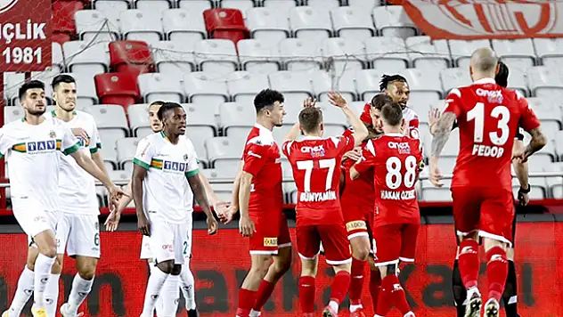 Antalyaspor kupada adını finale yazdırdı