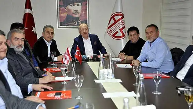 Antalyaspor, teknik direktör Hami Mandıralı ile yollarını ayırdı