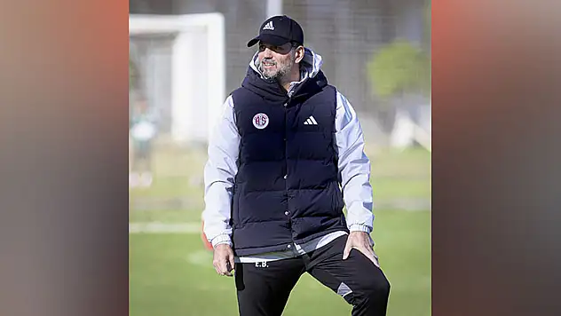 Antalyaspor'da ayrılık resmen açıklandı