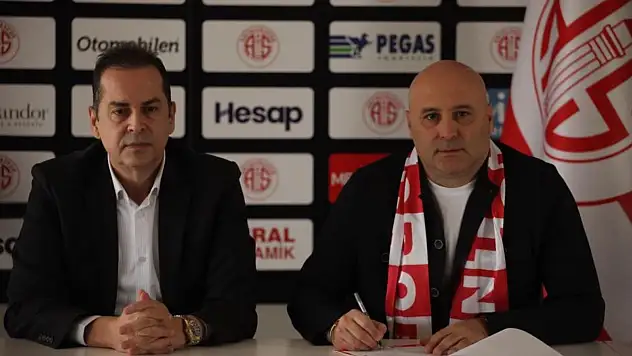 Antalyaspor'da Sami Uğurlu imzayı attı