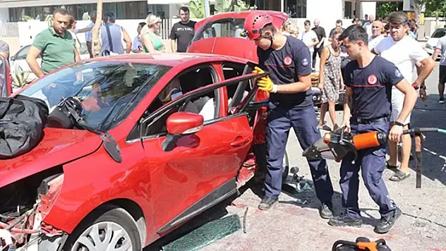 Antalyasporlu futbolcu Naldo'nun ailesi trafik kazası geçirdi! Arabadan fırlayan 4 yaşındaki oğlunun durumu kritik
