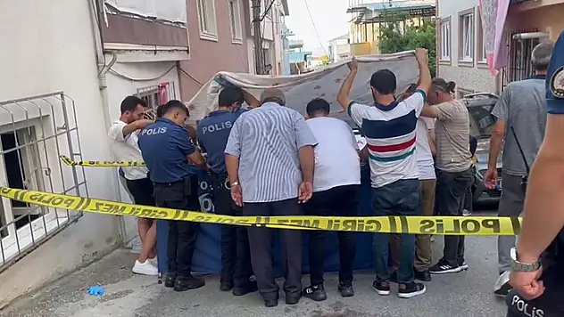 Anten tamir ederken 5 katlı binanın çatısından düşüp öldü 
