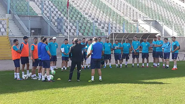 Antrenör adayları, Konya'da ter döküyor
