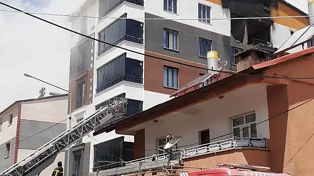 Apartman dairesinde gaz sızıntısı nedeniyle patlama:1 ölü
