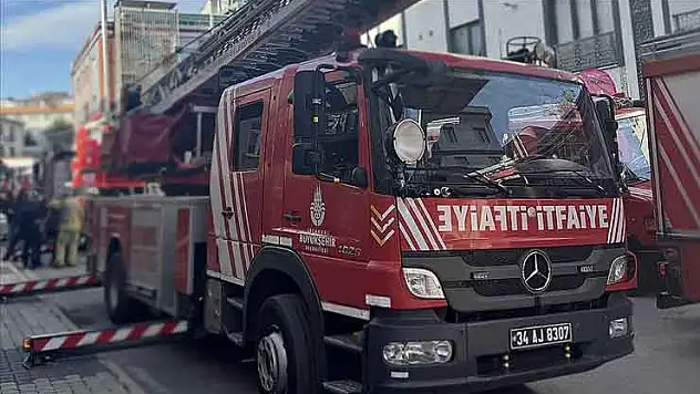 Apartmanda çıkan yangında 1 kişi öldü, 5 kişi yaralandı