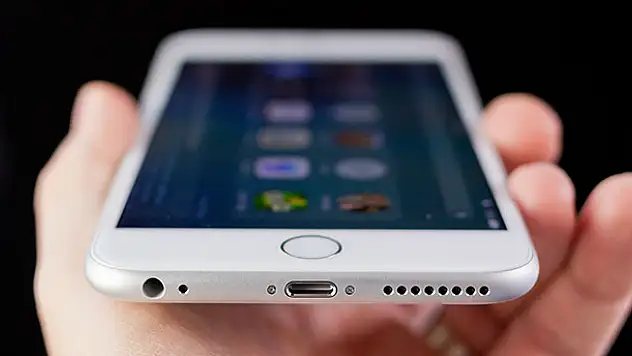 Apple iPhone 5e ile tüketicinin karşısına çıkacak