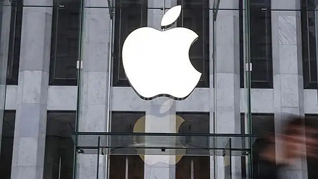 Apple mağazadan atılan siyahi öğrencilerden özür diledi