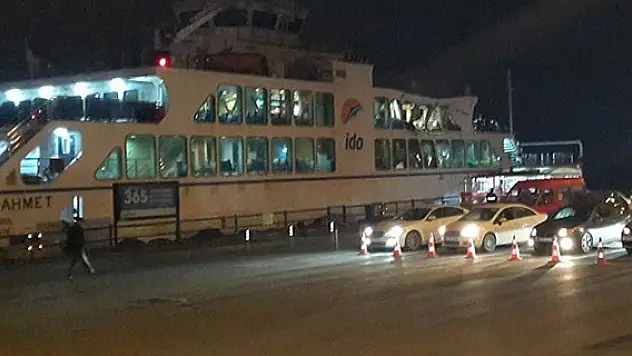 Arabalı vapur ile yük gemisi Boğaz'da çarpıştı