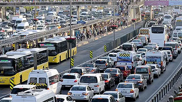Arabasında bulunan da iade ediyor... Kimse bu plakaları istemiyor!