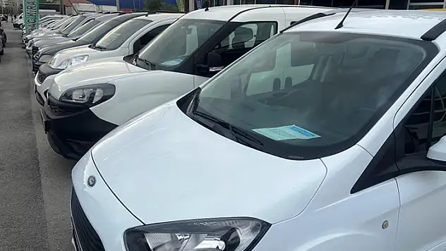Araç piyasasının artış nedenlerinden birisi merdiven altı galericiler
