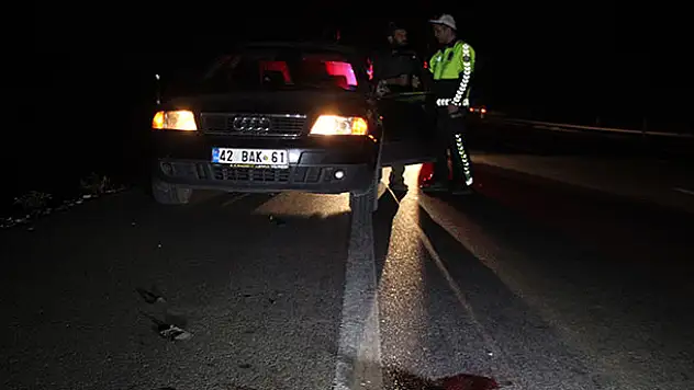 Aracını tamir etmek için aşağıya inen sürücüye tır çarptı
