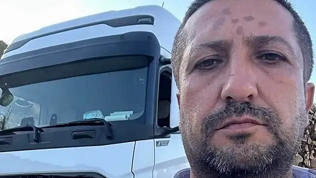 Aracının damperi elektrik tellerine temas eden kamyon şoförü, akıma kapılarak öldü
