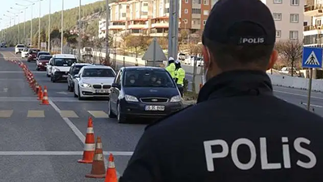 Aranan şahıslar ve aranan araçlar uygulaması: Bin 707 kişi yakalandı
