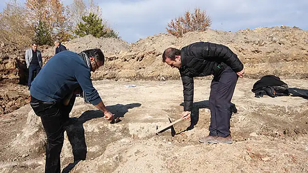 Araştırma kazısında tarihi sur kalıntıları ortaya çıktı