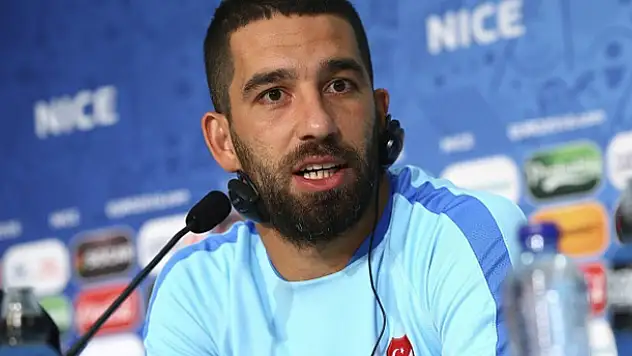Arda'nın evine yumurta atıldı
