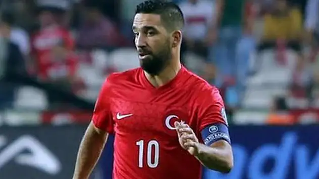 Arda Turan gazeteciye saldırdı