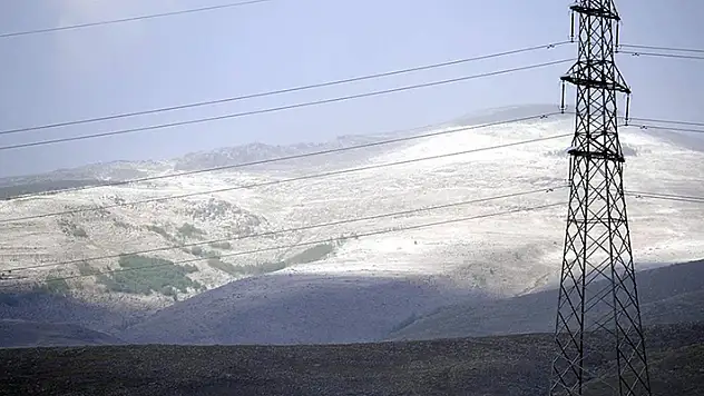 Ardahan'da sağanak ve dolu etkili oldu
