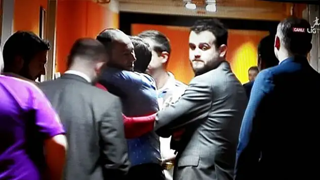 Arena'da duygusal anlar! Pereira Umut'u görünce...