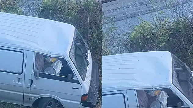 Arı kovanı yüklü minibüs kaza yaptı, kaza yerine kimse yaklaşamadı

