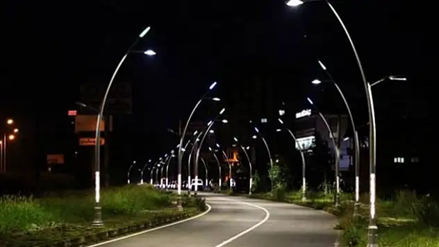 Arızalı sokak lambaları 24 saat içinde değiştirilecek