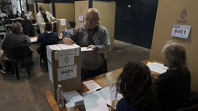 Arjantin'de yeni devlet başkanını ikinci tur seçimleri belirleyecek

