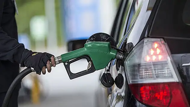 Arka arkaya zamlanan motorine indirim geliyor