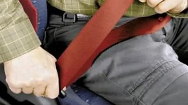 Arka koltukta emniyet kemeri takmayana 92 lira ceza