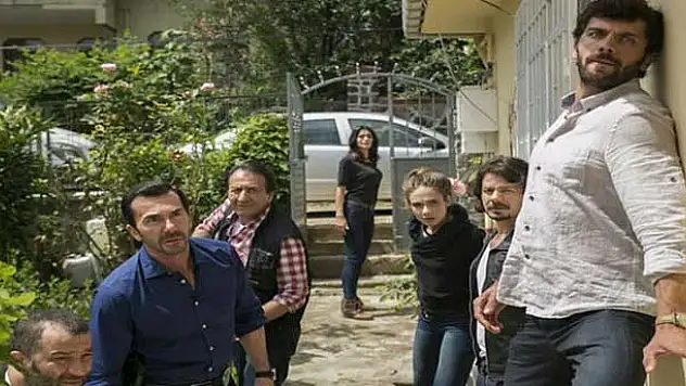 Arka Sokaklar'da şok ayrılık!
