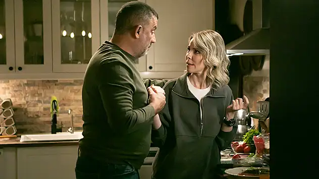 Arka Sokaklar'da ev hali romantizmi