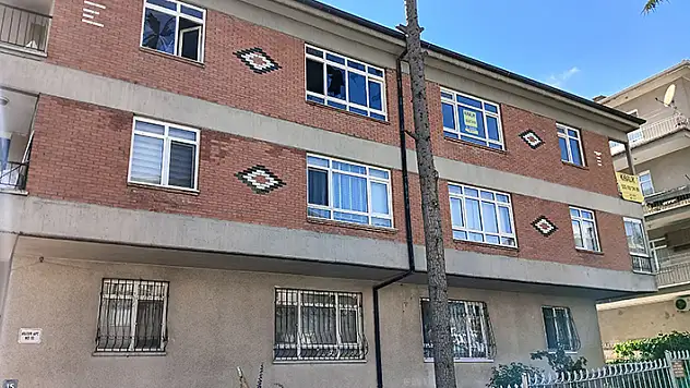 Arkadaşının, bilerek çıkardığını iddia ettiği yangında ağır yaralanan adam hayatını kaybetti
