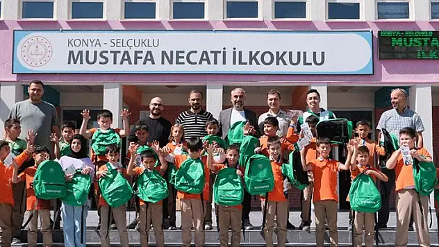 Armada Yeşil Beyaz'dan öğrencilere destek