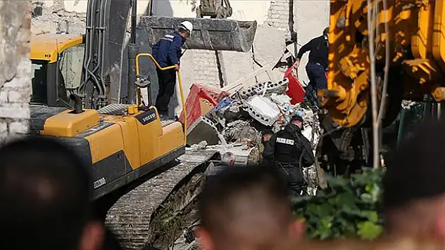Arnavutluk'taki depremde ölü sayısı 31'e çıktı