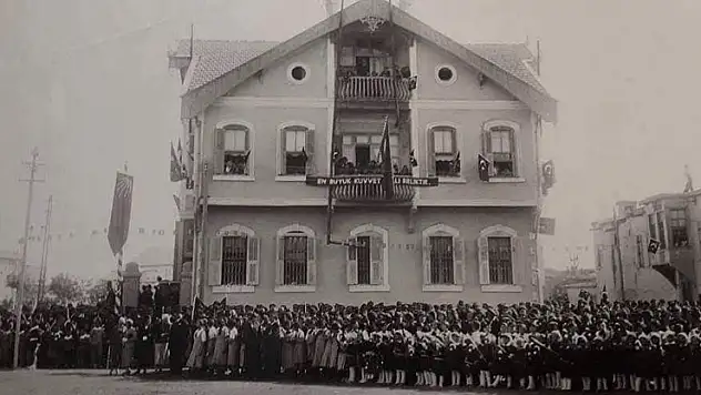 Arşiv ortaya çıktı Cumhuriyetin 10.yılı Konya'da nasıl kutlandı