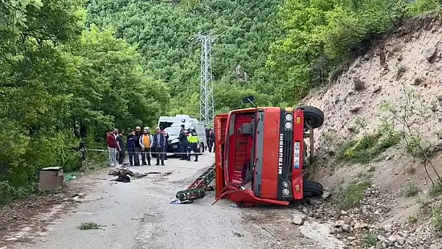 Artvin'de iş makinesi kaza yaptı: 1 ölü, 2 yaralı