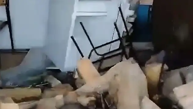 Artvin'de kayak merkezinin kapıları kırıldı, eşyalar kullanılamaz hale geldi! Şüpheli, ayılar...


