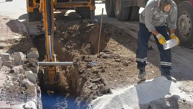 Asbestli borular değiştiriliyor