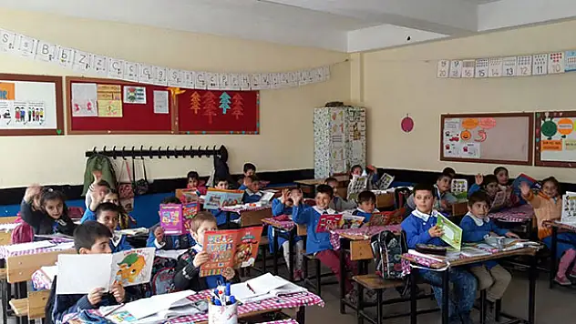 ASEM Üyelerinden 'Kardeş Okul'a 2 Bin Kitap