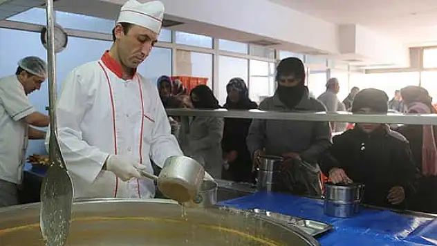 Aşevinden 2 bin 500 kişiye sıcak yemek