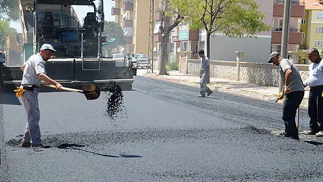 Asfalt işçilerine Başkan Hançerli'den teşekkür