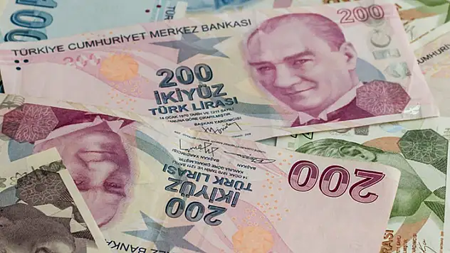 Asgari ücrete ikinci tur oylamadan önce zam gelecek! İşte masadaki zamlı asgari ücret rakamları

