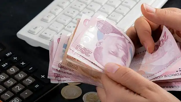 Asgari ücrette flaş tahmin! Ekonomi uzmanı 'Bu sınırdan aşağı olamaz' dedi