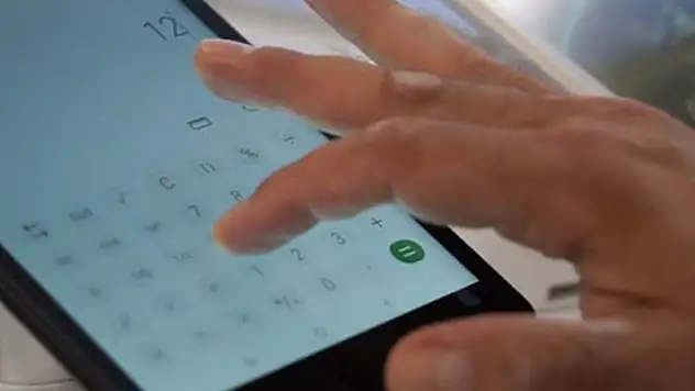 Aşı olan gençlere tablet hediyesi
