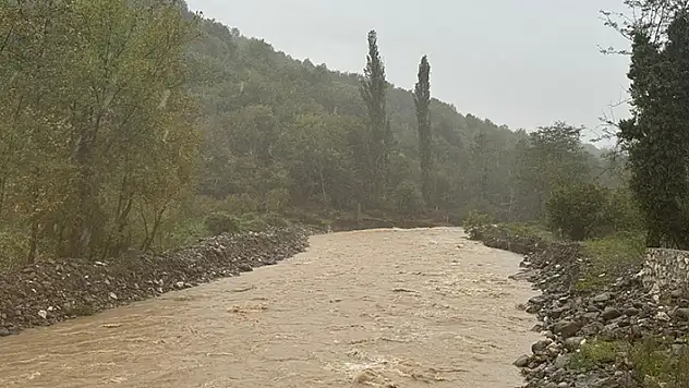 Aşırı yağışlardan kaynaklı olası afet riskine karşı 5 kente araç ve personel sevk edildi
