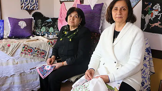 Asırlık çeyiz ve peşkirleri gün yüzüne çıkartıyor