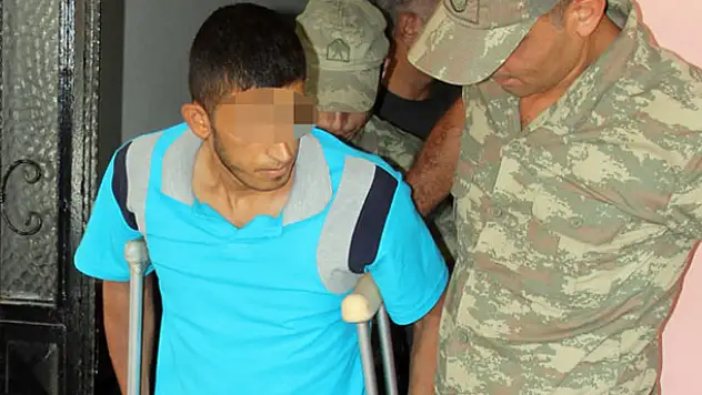 Askerden hava değişimine geldi polise molotof attı