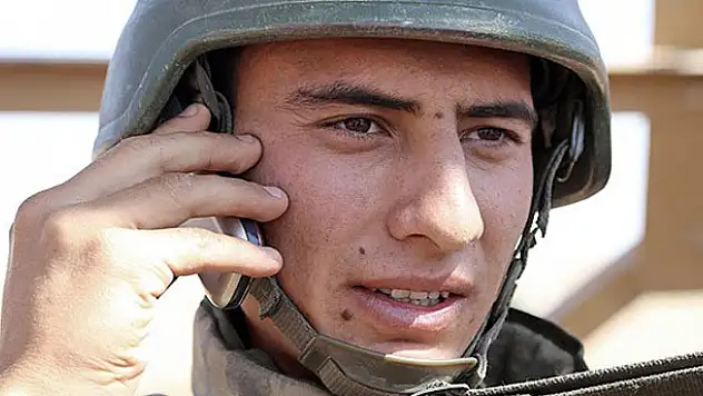 Askere cep telefonu serbest olacak
